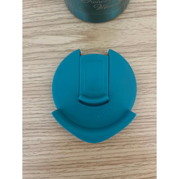 Pioneer Woman Stainless Steel Double Wall Vacuum Insulated Teal Tumbler w/Lid. - Picture 7 of 9